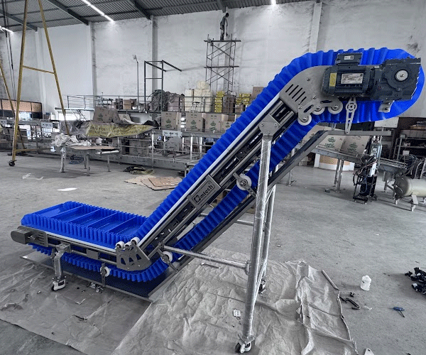 Radius modular conveyor belt